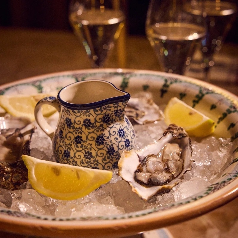 Oysters on crushed ice